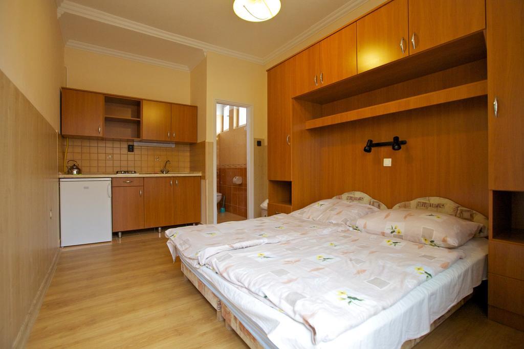 Ferenczi Apartament 호텔 Hajdúszoboszló 객실 사진