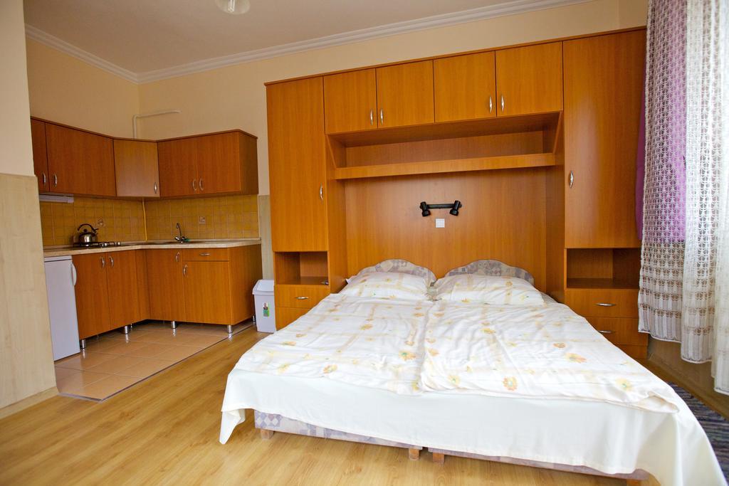 Ferenczi Apartament 호텔 Hajdúszoboszló 객실 사진