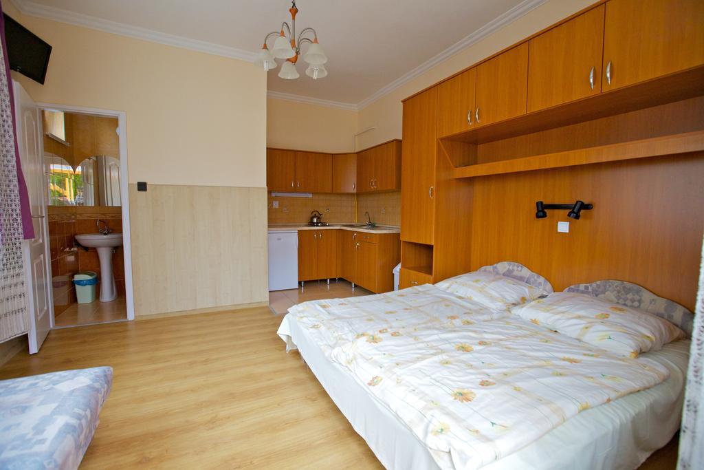 Ferenczi Apartament 호텔 Hajdúszoboszló 객실 사진