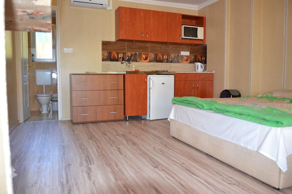 Ferenczi Apartament 호텔 Hajdúszoboszló 외부 사진